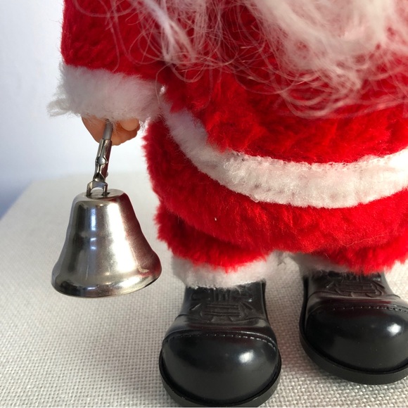 Vintage 80s toy Santa on wheels - Picture 3 of 7